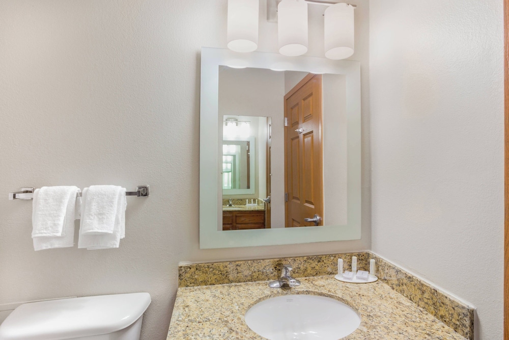 TownePlace Suites by Marriott Minneapolis West StLouis Park - photo 10