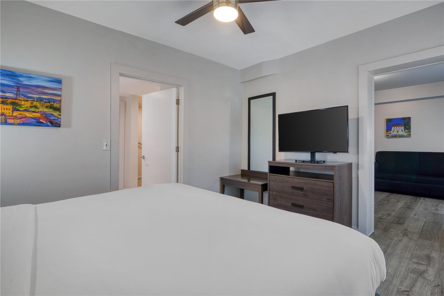 hom hotel suites Trademark Collection by Wyndham - photo 9