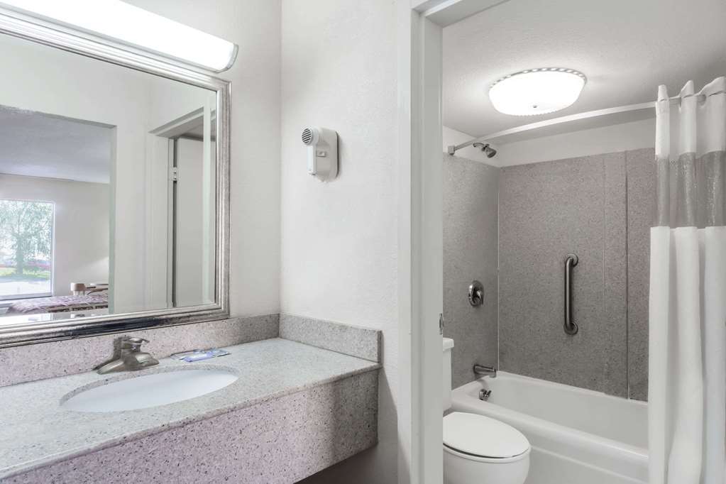Knights Inn Fredericksburg - photo 8
