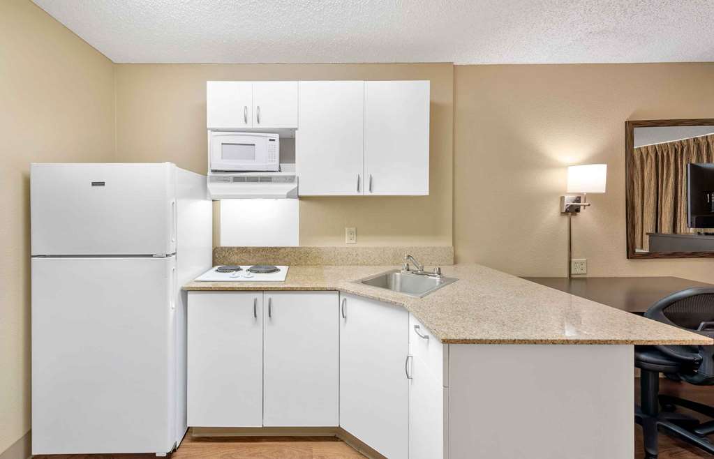Extended Stay America Suites Los Angeles Chino Valley - photo 14