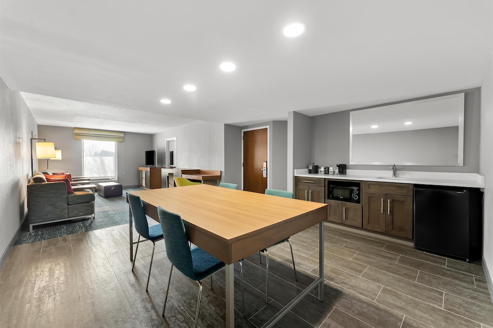 Hampton Inn & Suites Newtown - photo 87