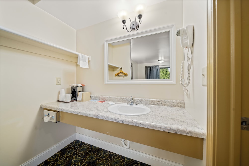 Kingsway Inn - photo 12