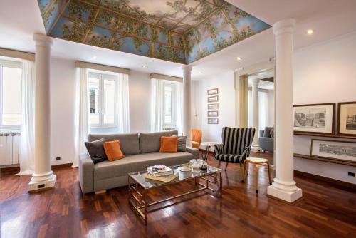 Boschetto Boutique Apartment — 4-Star Luxury Hotel in Rome, Italy