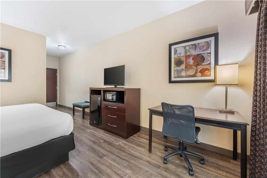 Best Western Plus Eastgate Inn & Suites - photo 19