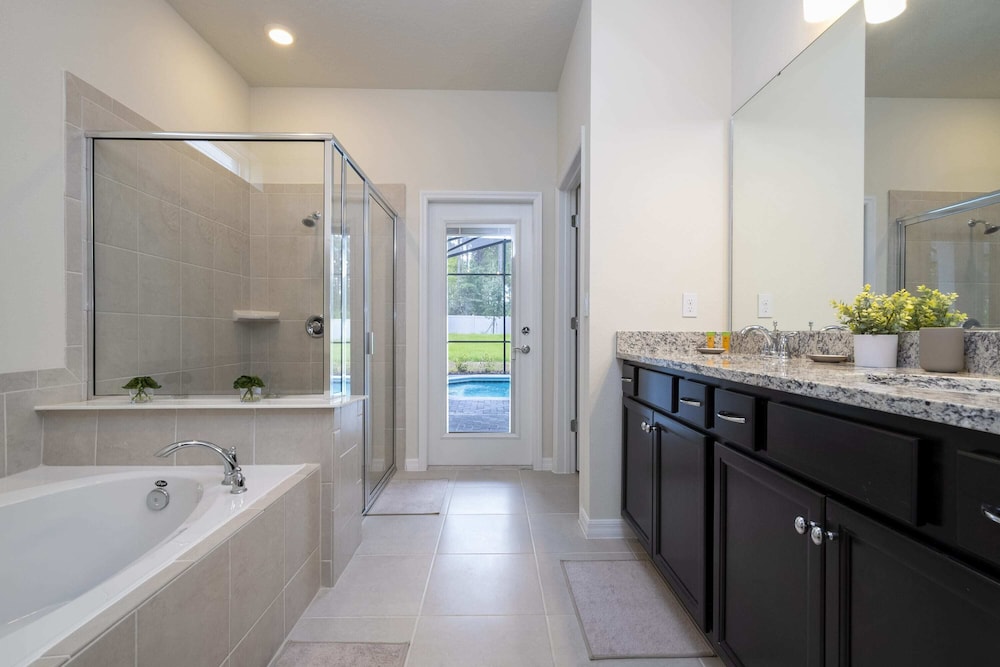 Gorgeous 6Bd W Pool Game Room At Windsor Island 4450 - photo 40