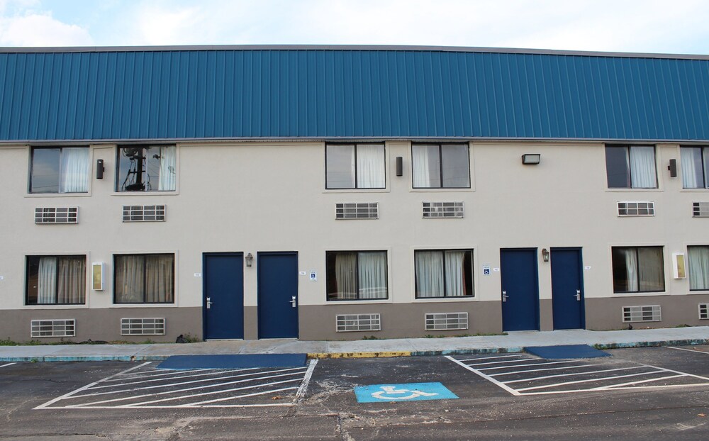 Airport Inn Chattanooga - photo 57