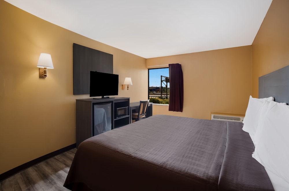 Econo Lodge Allentown North - photo 7