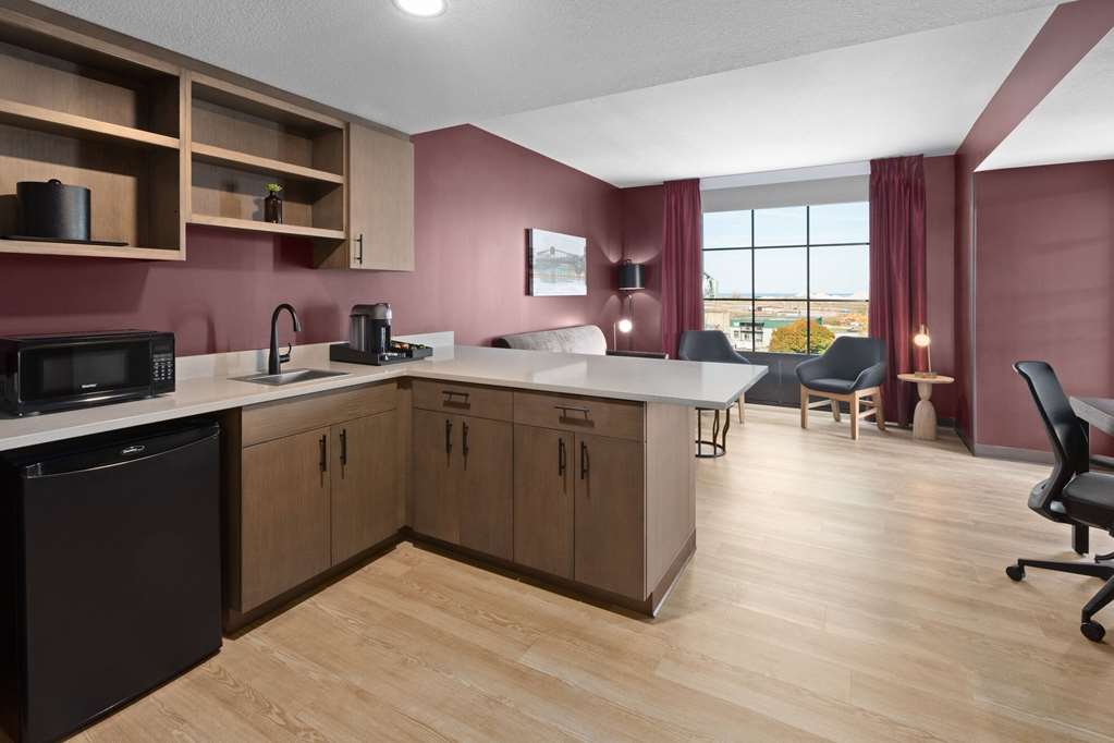 Riverbend Hotel and Suites Trademark Collection by Wyndham - photo 31