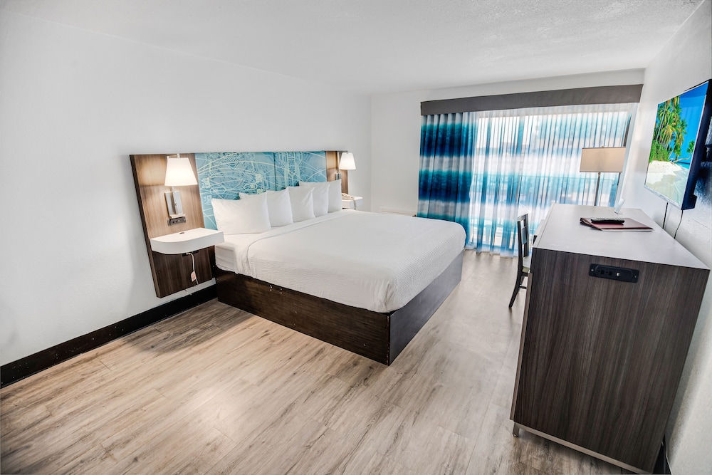 Tropical Seas Hotel - photo 18