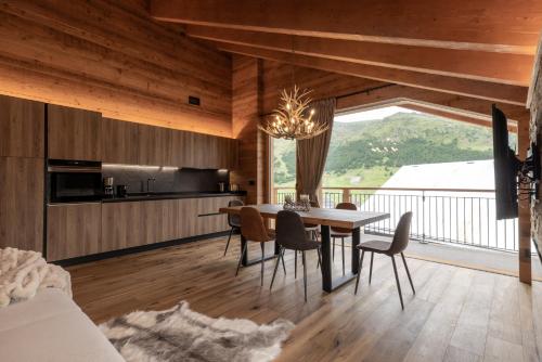 Chalet Pandora Bivio Travel — 4-Star Luxury Hotel in Livigno, Italy