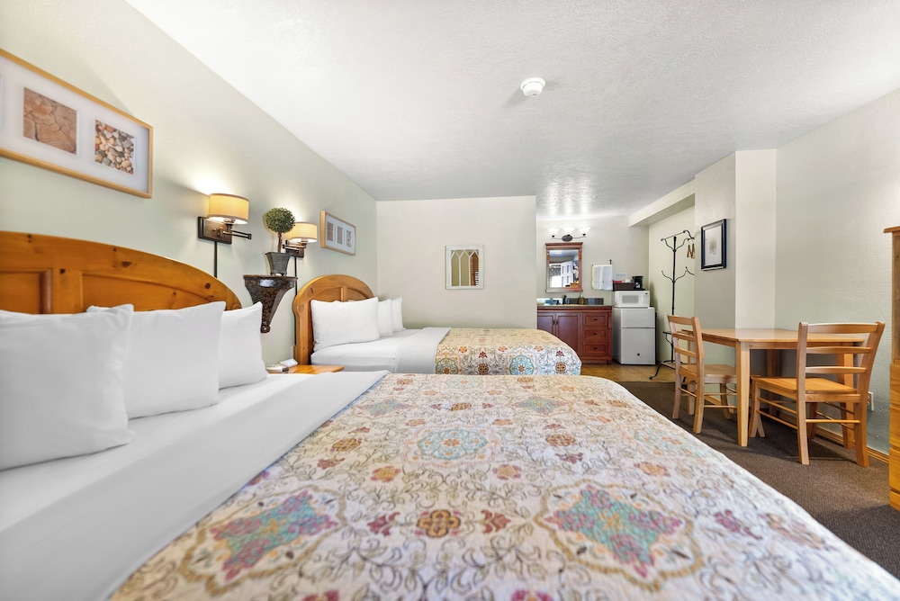 Mt Gardner Inn - photo 12