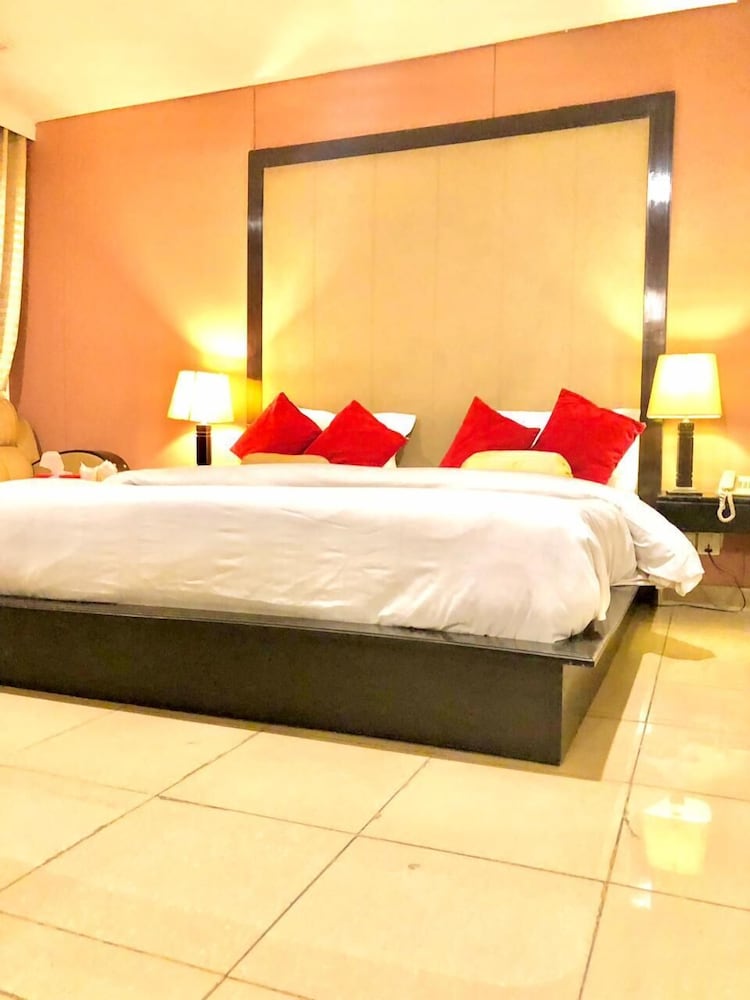 Hotel Grand Inn Lahore in Lahore, Pakistan