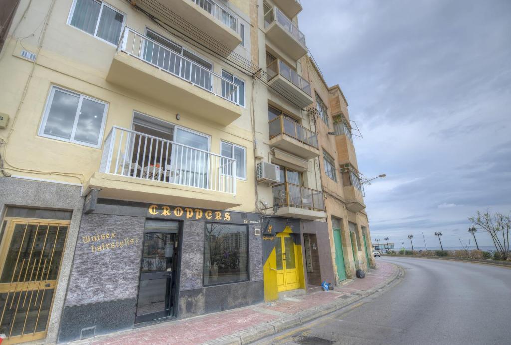 First floor studio apartment seconds from Balluta Bay IPAP1 1 — 4-Star Luxury Hotel in Sliema, Malta