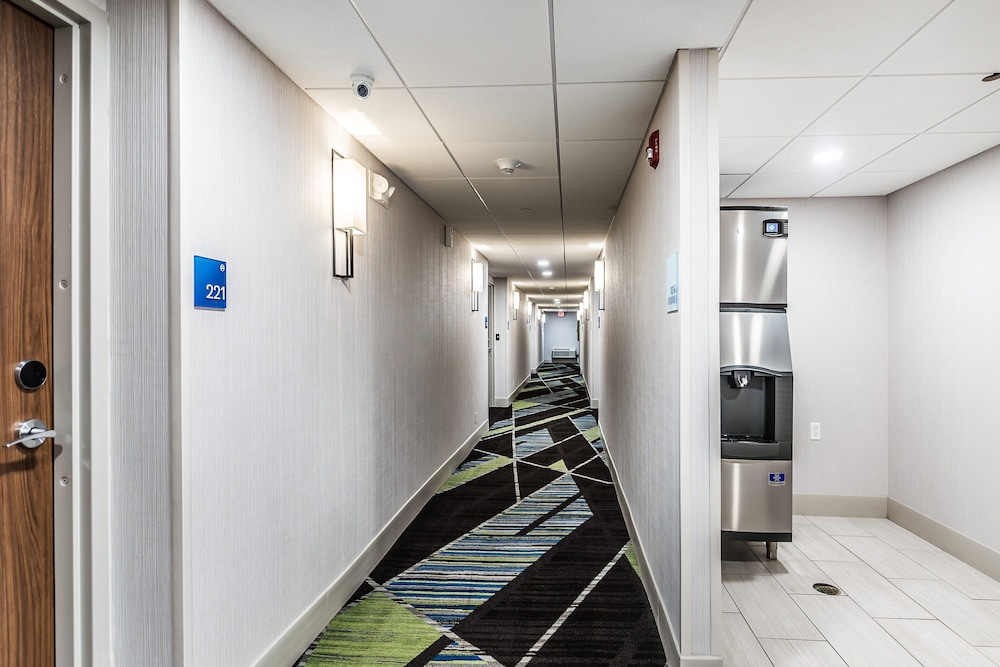 Holiday Inn Express Flint Campus Area by IHG - photo 30