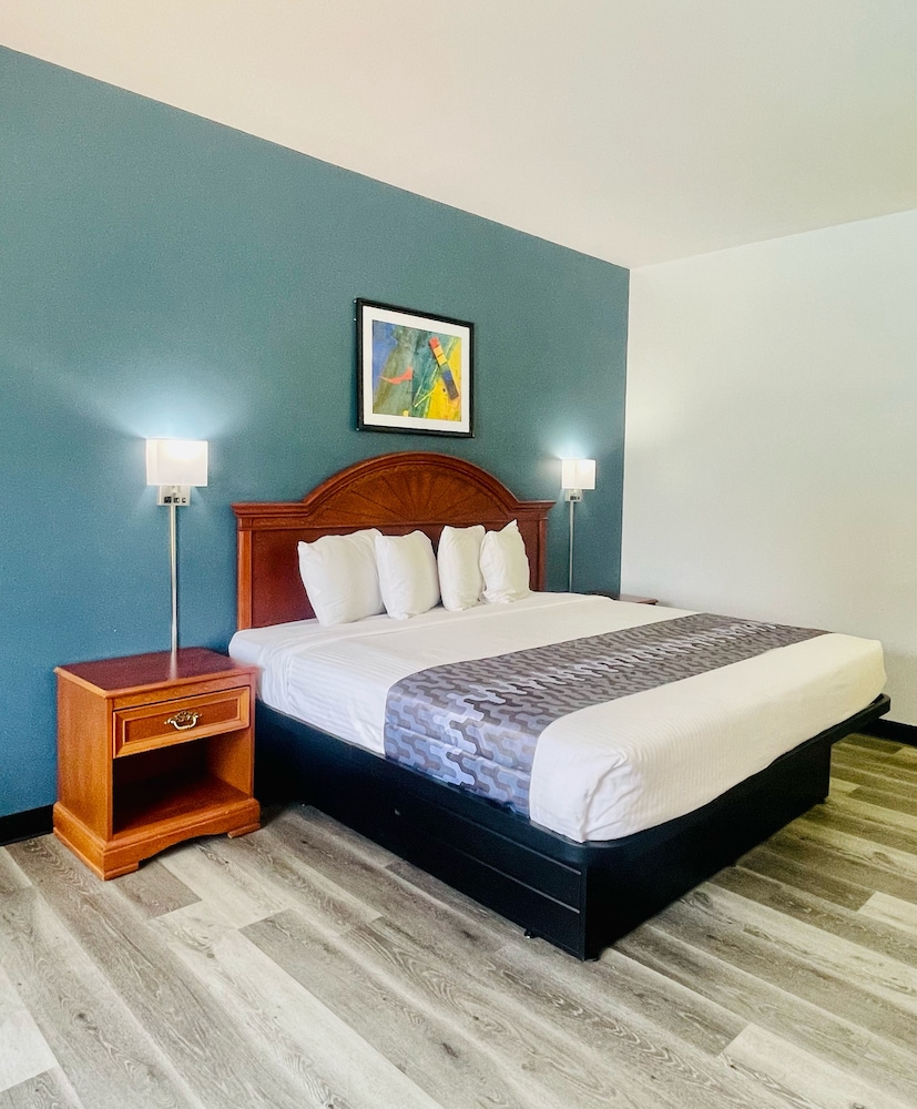 Grand Vista Hotel and Suites - photo 12