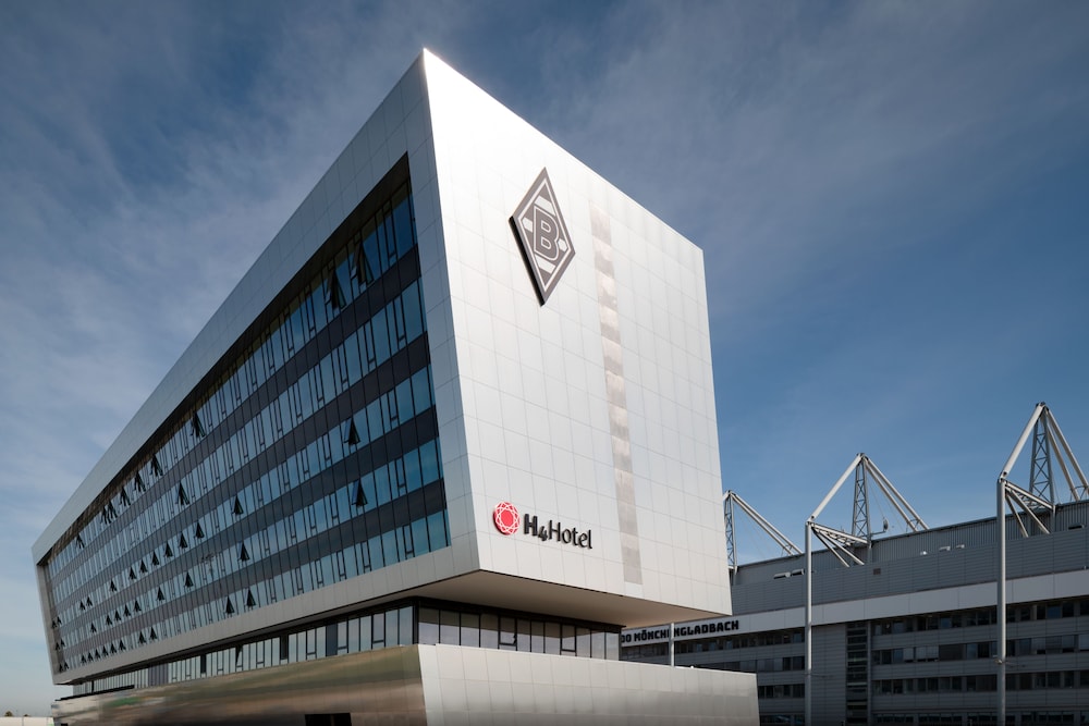 H4 Hotel Mönchengladbach Im Borussia Park — 4-Star Luxury Hotel in Moenchengladbach, Germany
