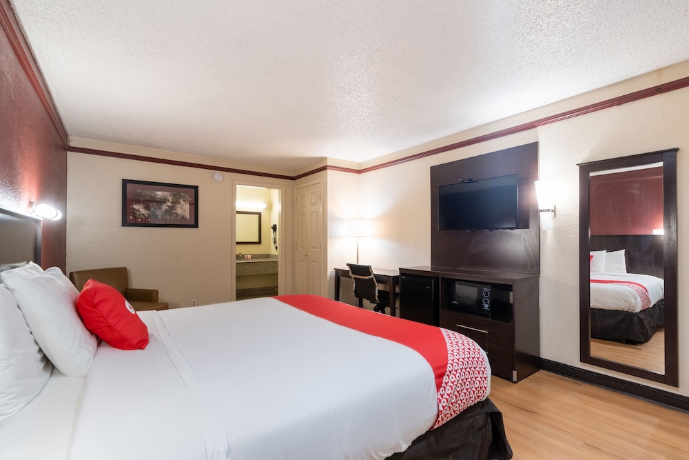 OYO Hotel Tulsa N Sheridan Rd & Airport - photo 6