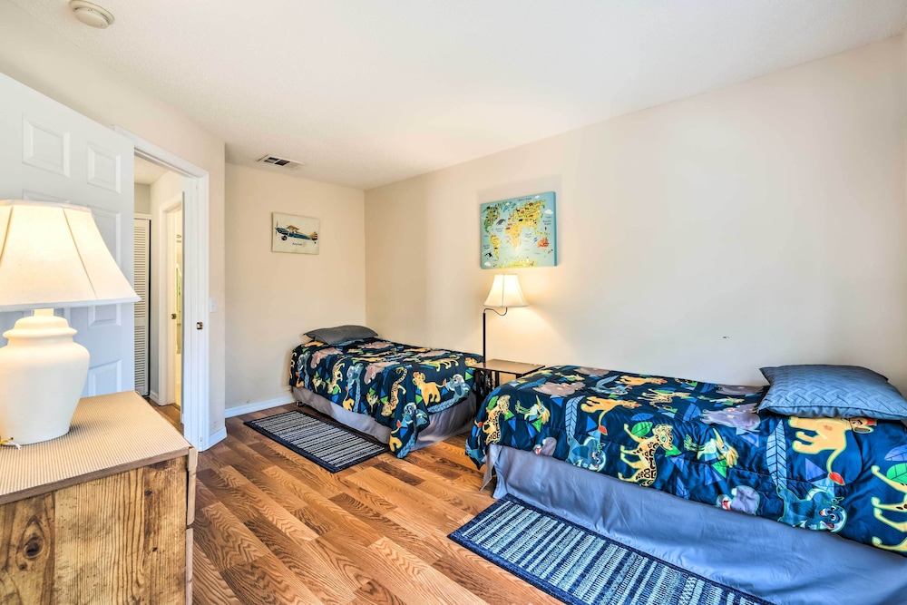 Kissimmee Resort Townhome w Pool 7 Mi to Disney - photo 12