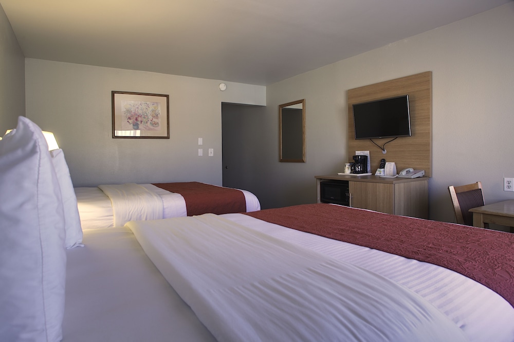 Aladdin Inn & Suites - photo 14