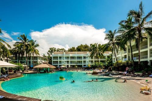 Sun Sea & Tranquillity at the Peppers Resort Palm Cove in Palm Cove, Australia