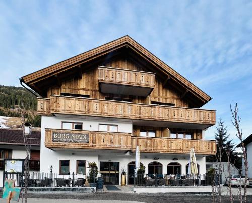 Burgstadl Aparthotel & Restaurant in Ladis, Austria