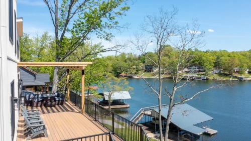 Lakeside Water View 7 Miles To Ark 4br For 14 — Williamstown