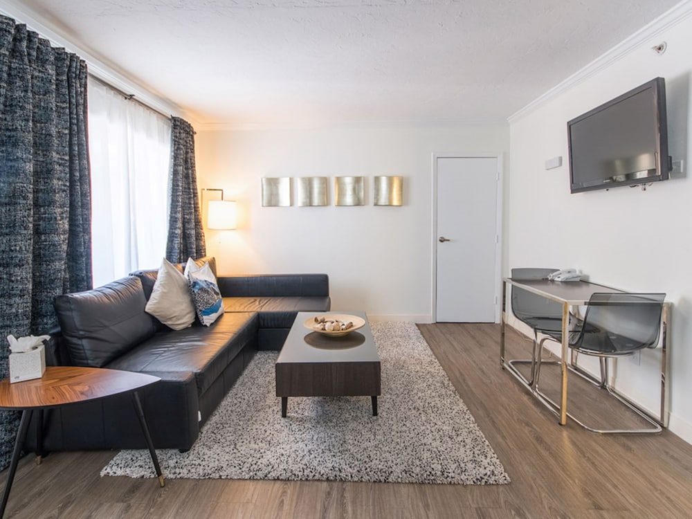 Hibiscus Suites Gateway to Siesta Key - photo 10