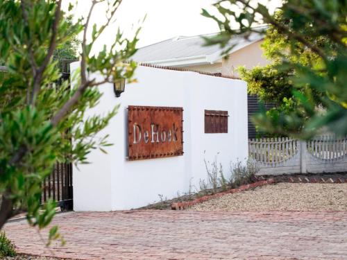 De Hoek Selfsorg Eenhede — 4-Star Luxury Hotel in Beaufort West, South Africa