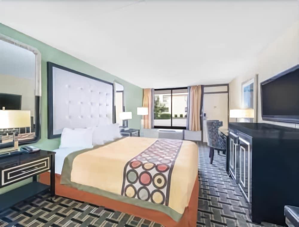 Super 8 Montgomery - photo 12