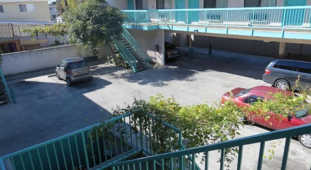 Bristol Motel - photo 20