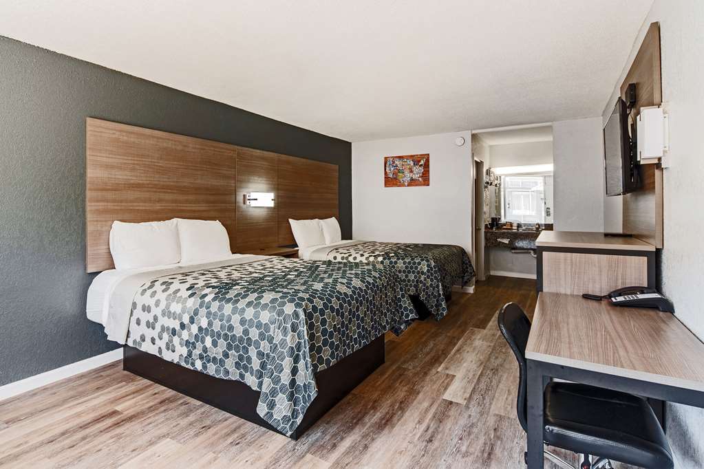 Econo Lodge And Suites Bricktown - photo 35