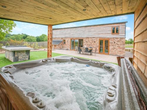 Juglans Barn — 5-Star Luxury Hotel in Belper, United Kingdom