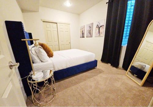 2226 N Washington St - last minute hotel in Denver