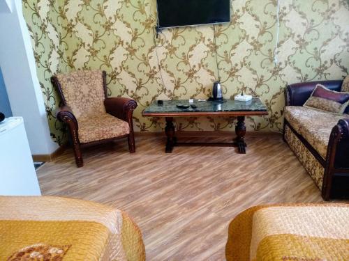 Hotel Edemi Castle