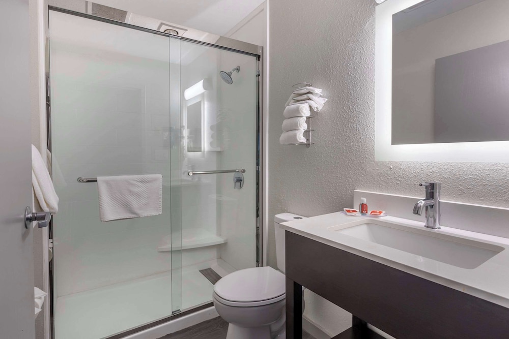 Greenville Pelham Inn by IHG - photo 39