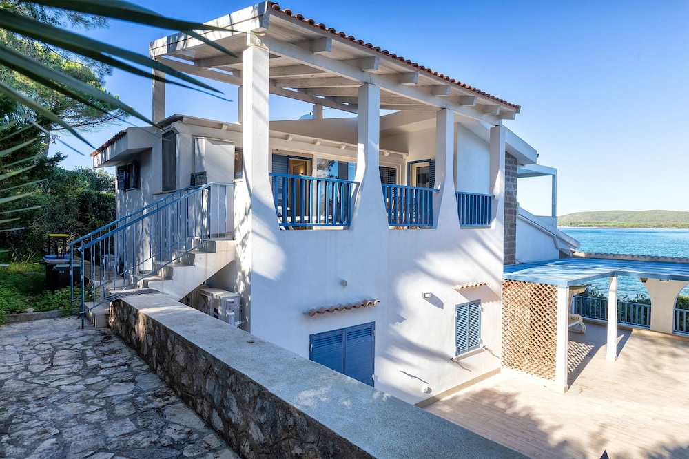 Sardinia Re Porto Conte Bay Terrace — 4-Star Luxury Hotel in Alghero, Italy
