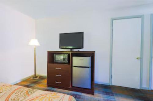 Travelers Inn by OYO Beaver Hwy 19 - photo 11