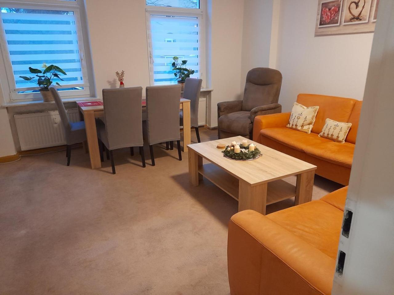 70 qm Ferienwohnung mit 2 Schlafzimmern — 4-Star Luxury Hotel in Zwickau, Germany
