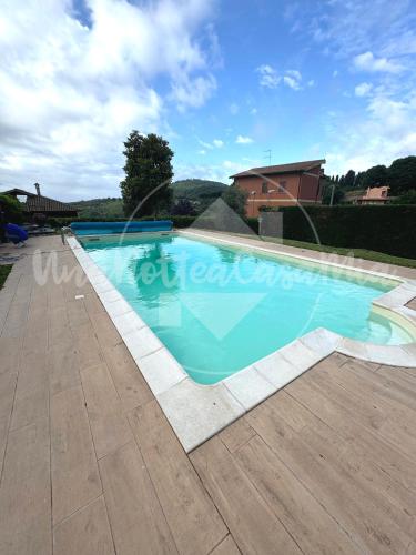 Villa Viviana con Piscina UnaNotteaCasaMia — 4-Star Luxury Hotel in Sacrofano, Italy