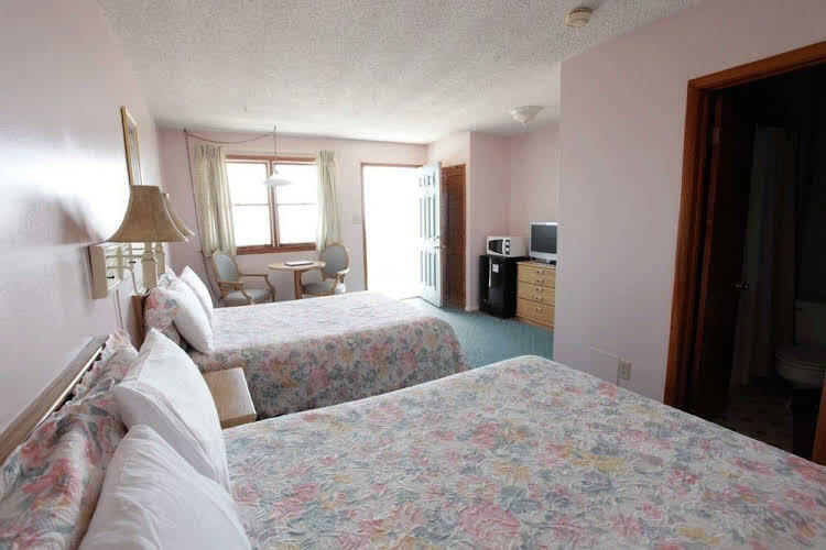 The Buckingham Motel Adults only - photo 11