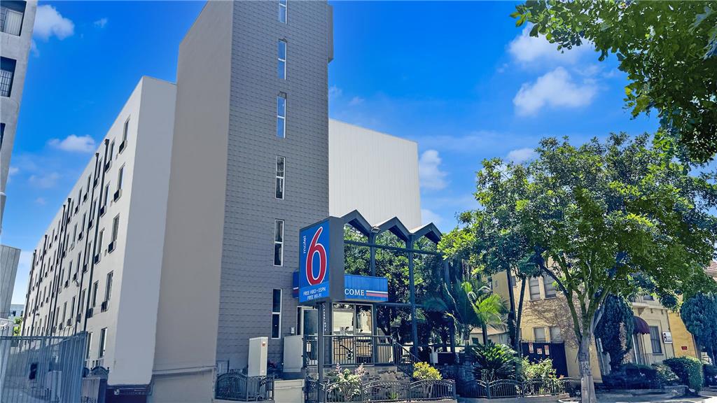 Motel 6 Hollywood - photo 2