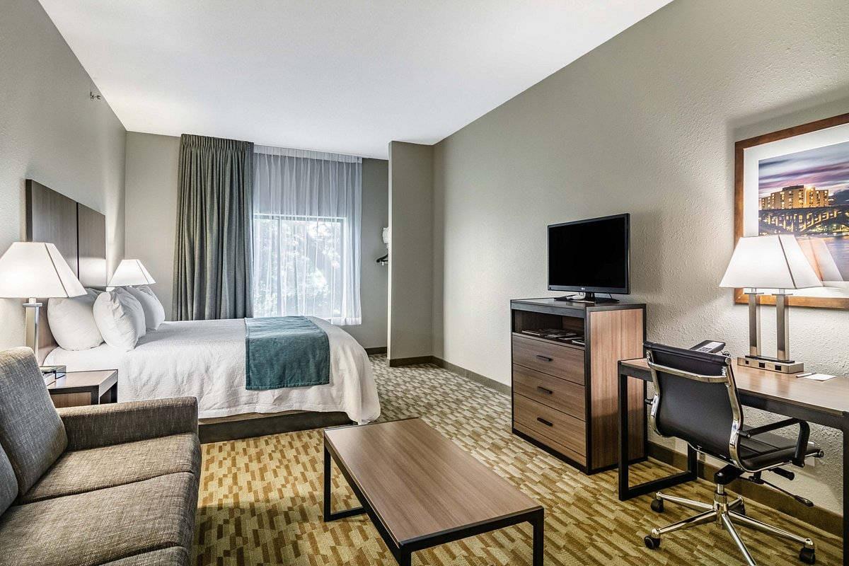 Riverview Inn & Suites an Ascend Collection Hotel - photo 11