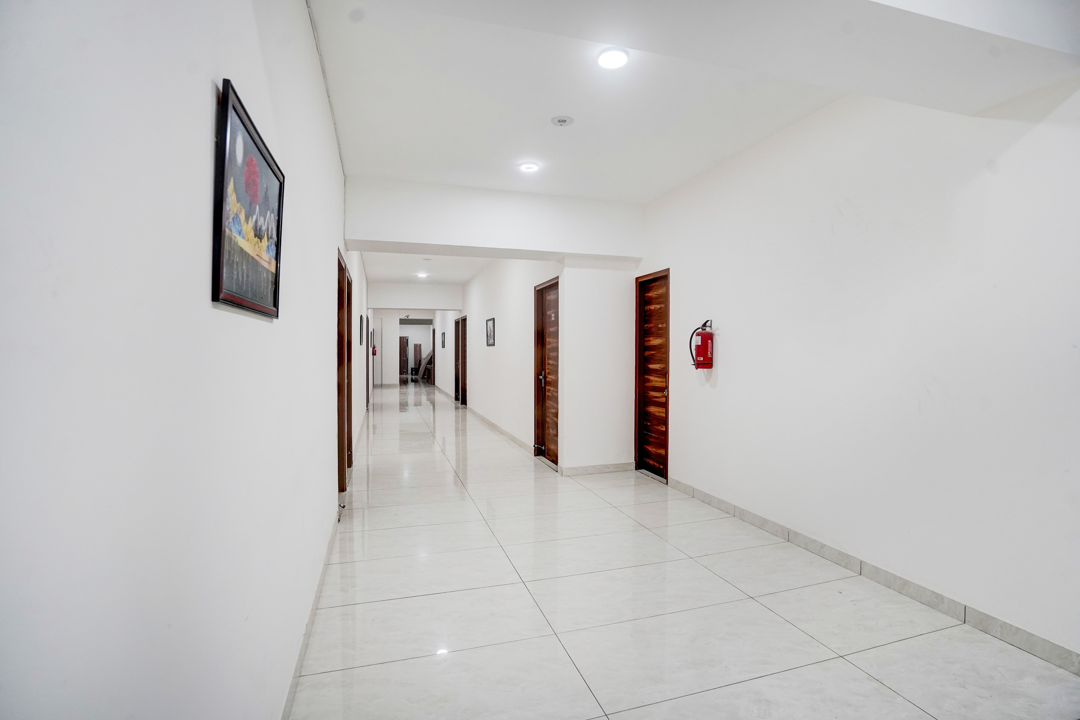 Hotel O The Urban — 4-Star Luxury Hotel in Noida, India