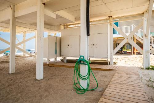 Just Beachy by Oak Island Accommodations - photo 27
