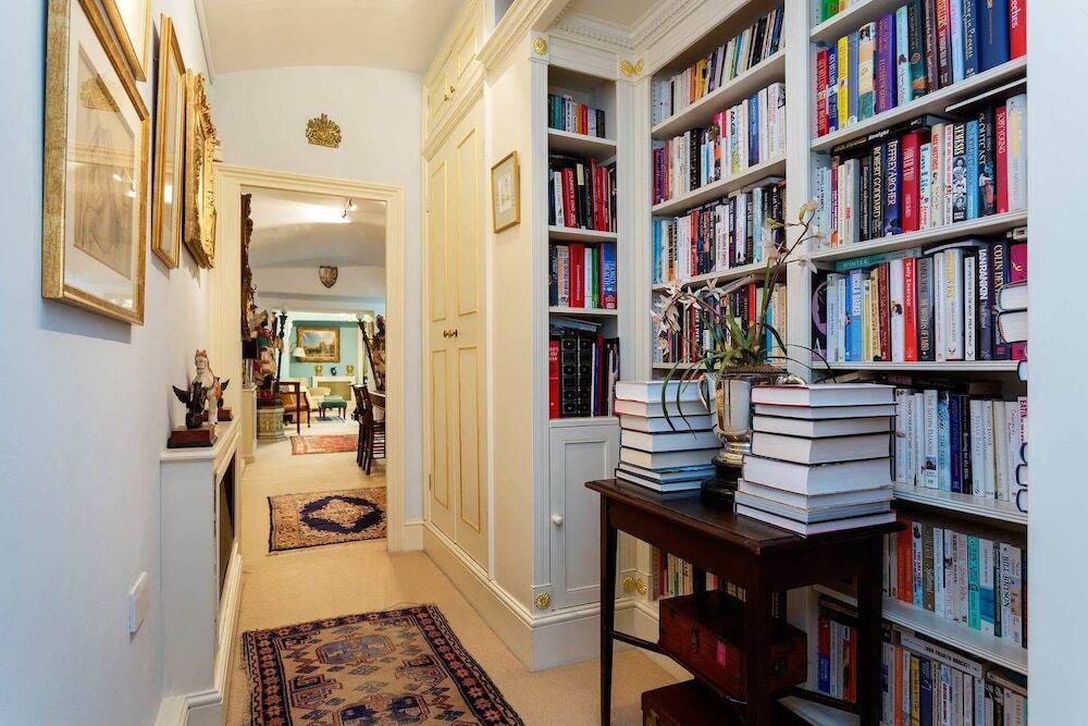 Queen's Gate Gardens - last minute hotel in London