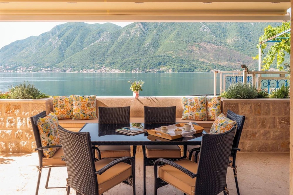Villa Feliz — 4-Star Luxury Hotel in Kotor, Montenegro