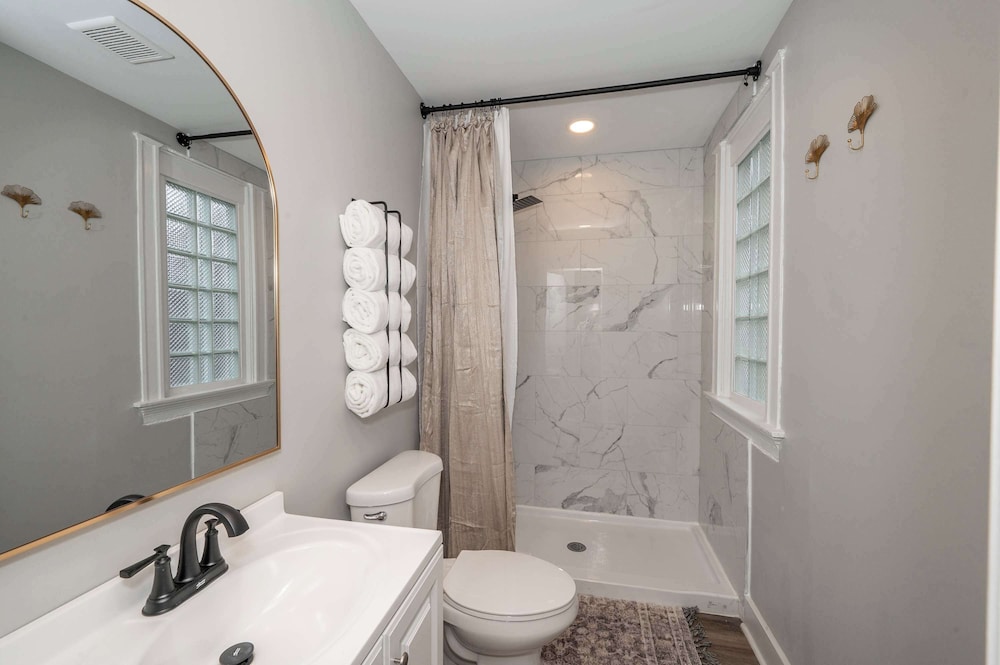Luxe Spot 2 — 4-Star Luxury Hotel in Covington, United States