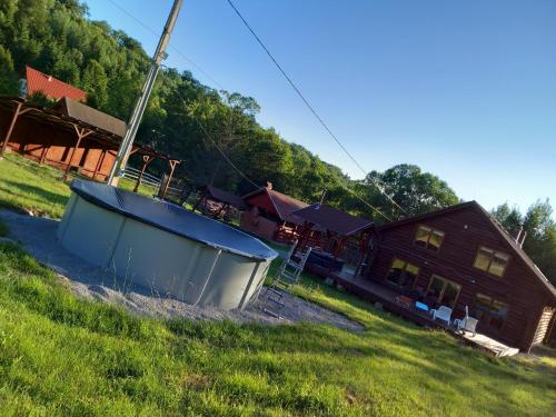 Magasbukk Drakula Kulcsoshaz Ivo in Zetea, Romania