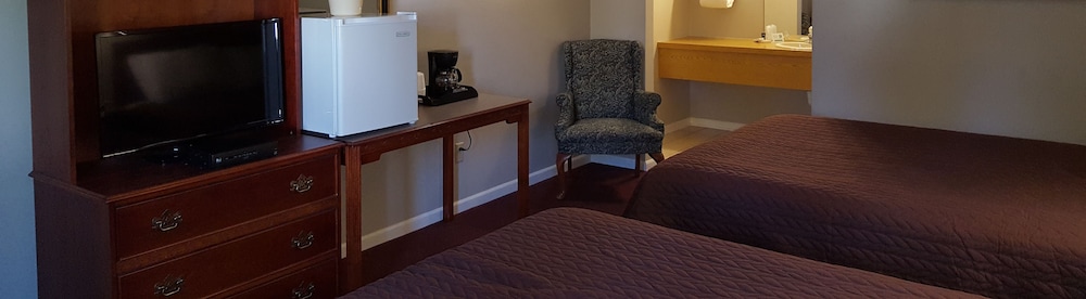 Captain's Quarters Motel - photo 12