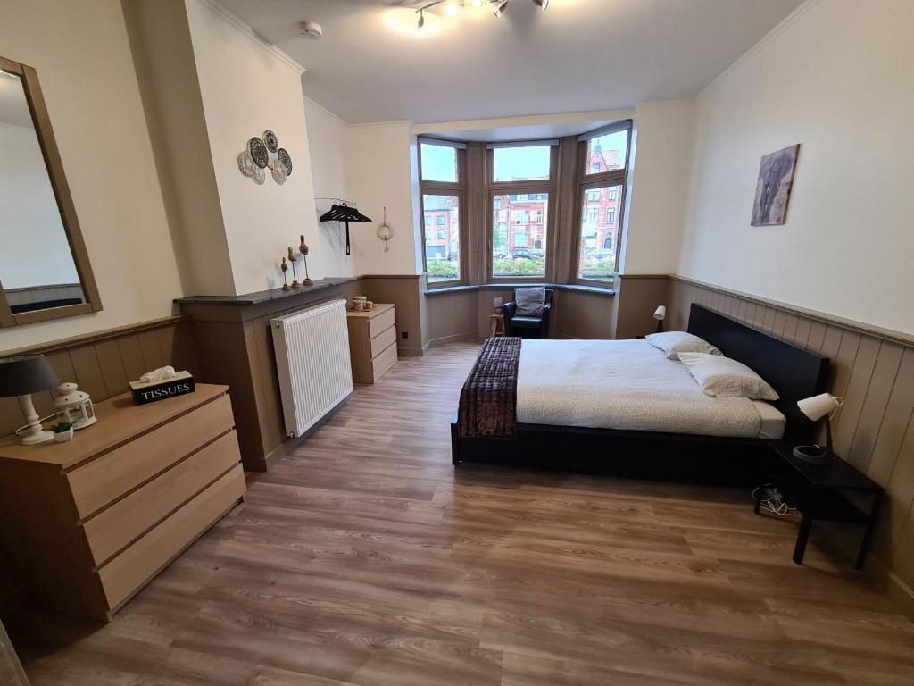 Beautiful apartment met zicht Damse vaart @brugge — 4-Star Luxury Hotel in Brugge, Belgium